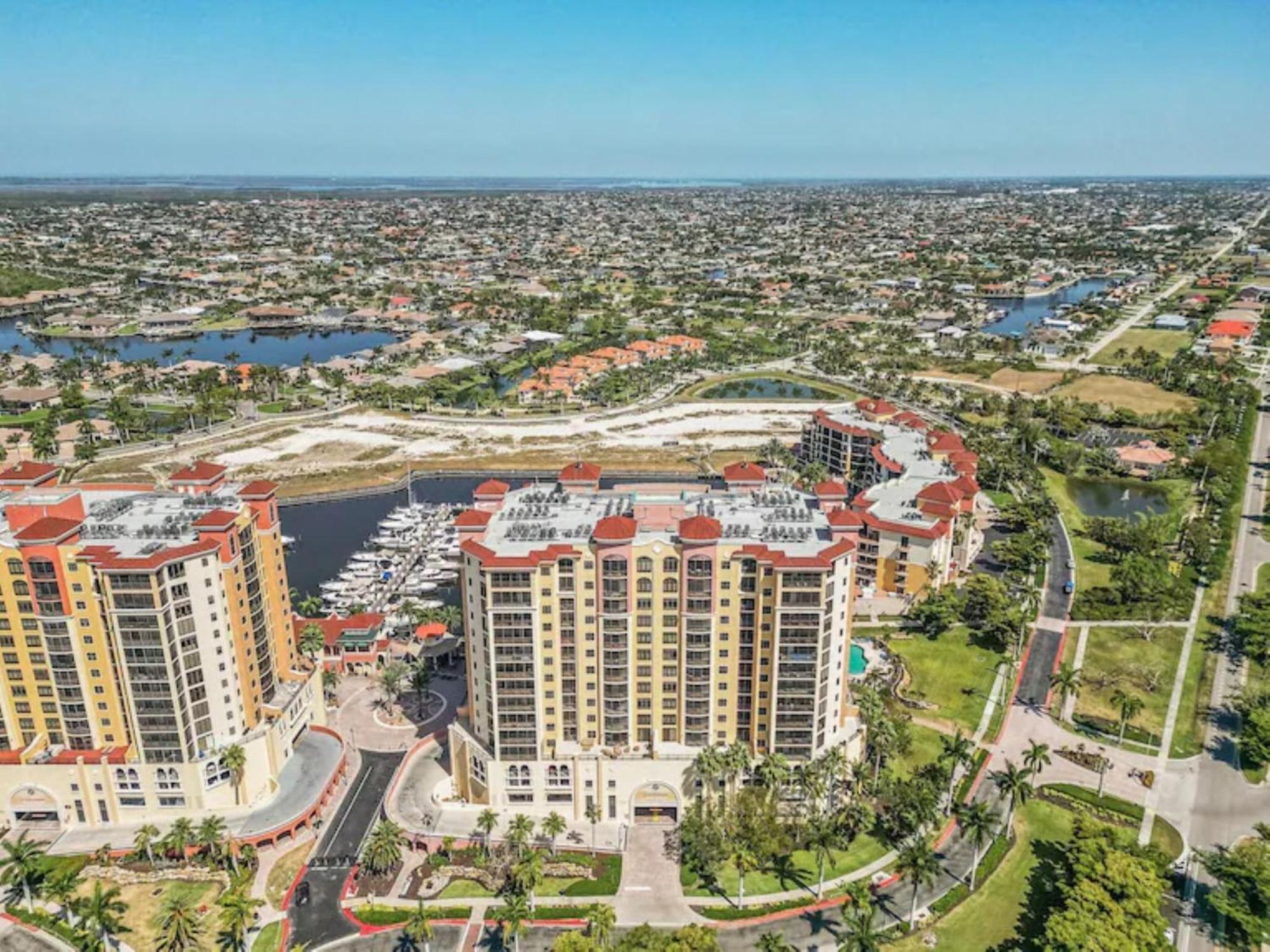 Vista Del Mar At Cape Harbour Marina, 10Th Floor Luxury Condo, King Bed, Views! Cape Coral Exterior photo